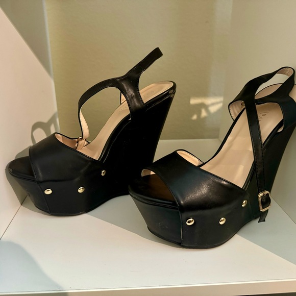 Onyx Black Women's Platform Heels - Picture 2 of 4